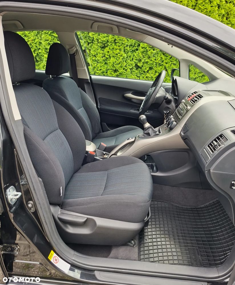 Toyota Auris 1.6 VVT-i Team - 10