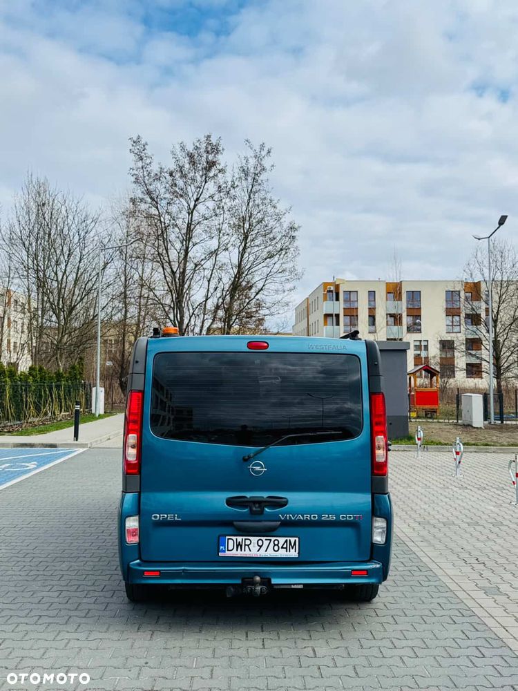 Opel Vivaro - 11