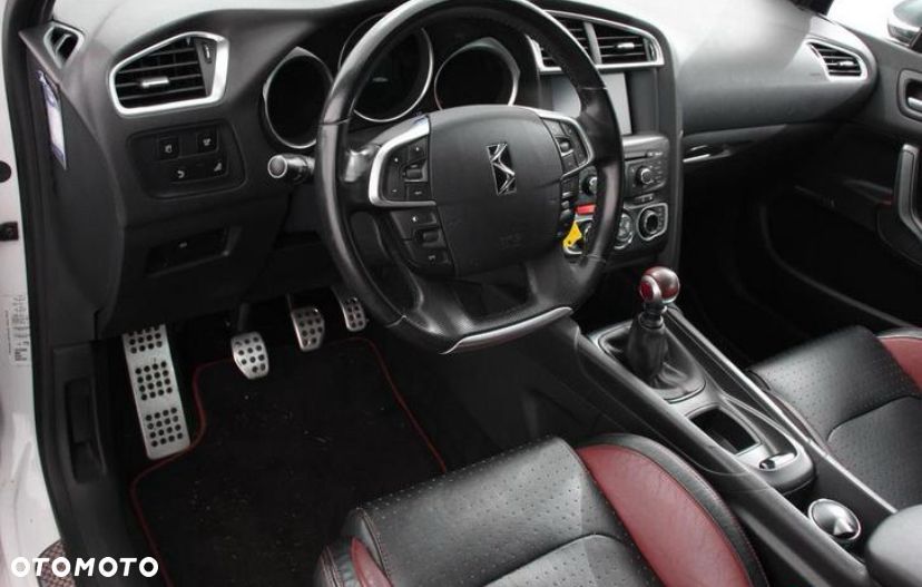 Citroën DS4 1.6 HDi SoChic - 31