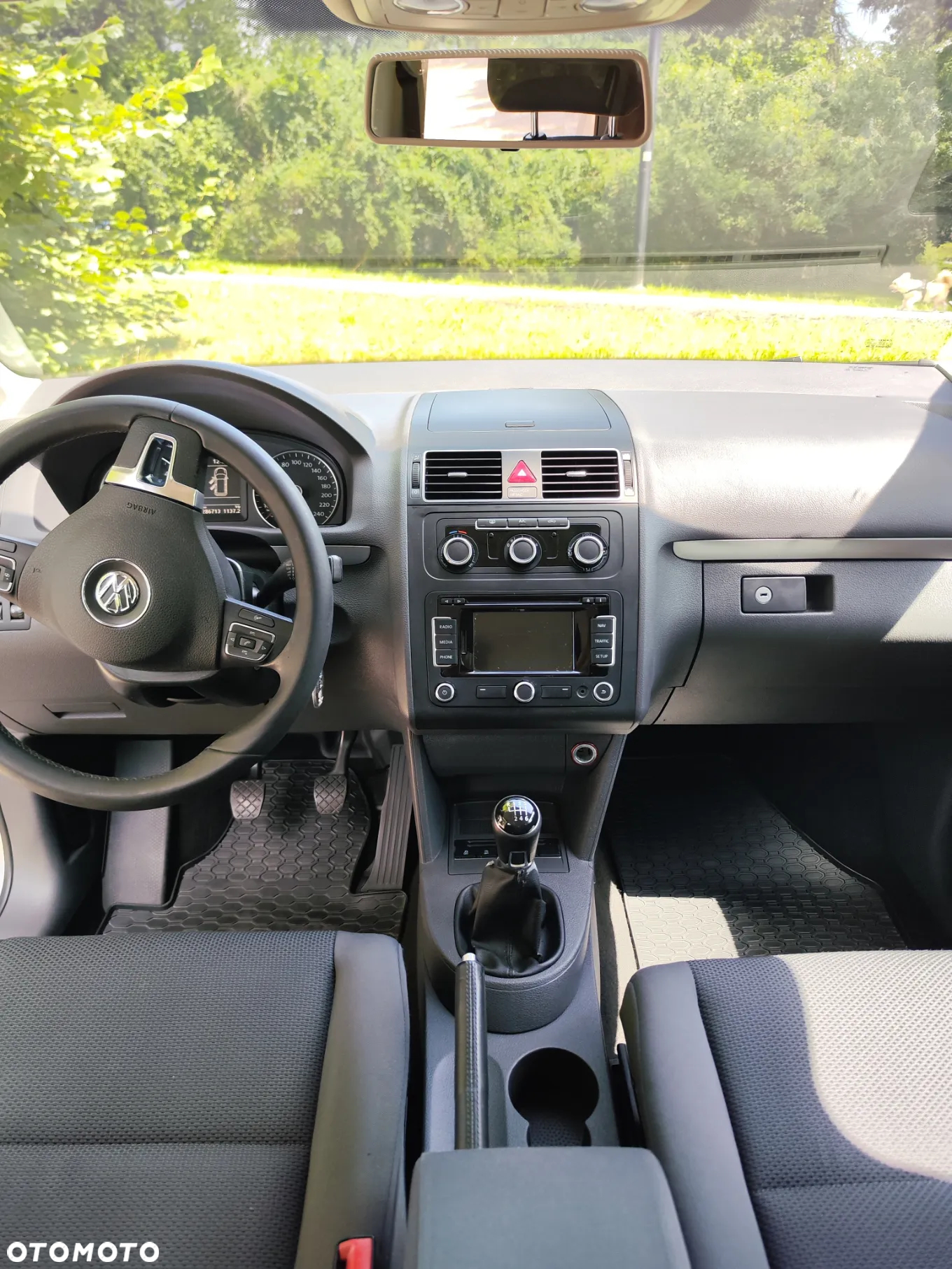 Volkswagen Touran - 9
