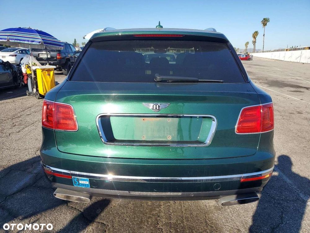 Bentley Bentayga - 3