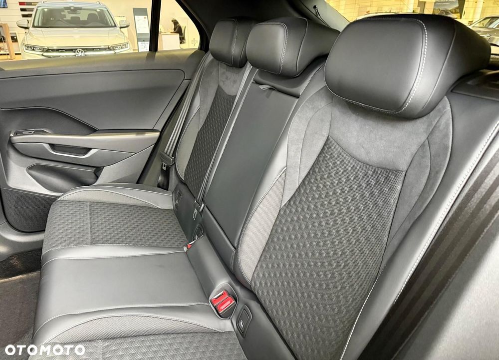 Volkswagen T-Roc - 31