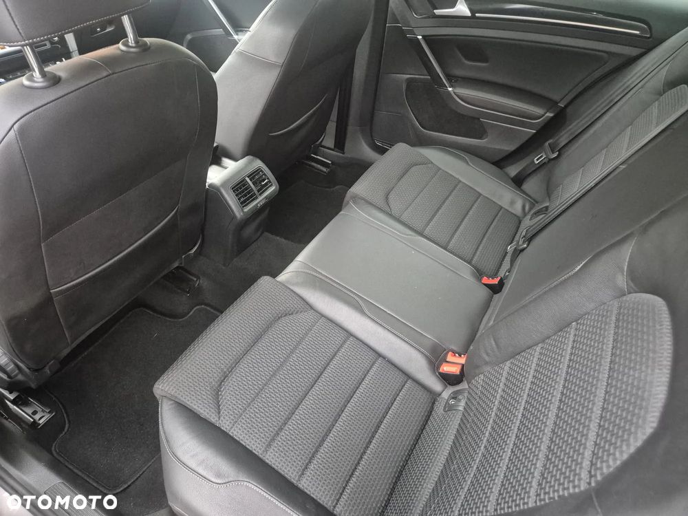 Volkswagen Golf 1.2 TSI Highline - 24