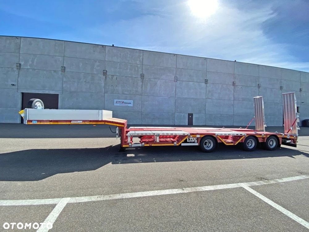 MAX Trailer nowe 3 osiowe semi z zagłębieniami, rozciąg, najazdy hydrauliczne - 7