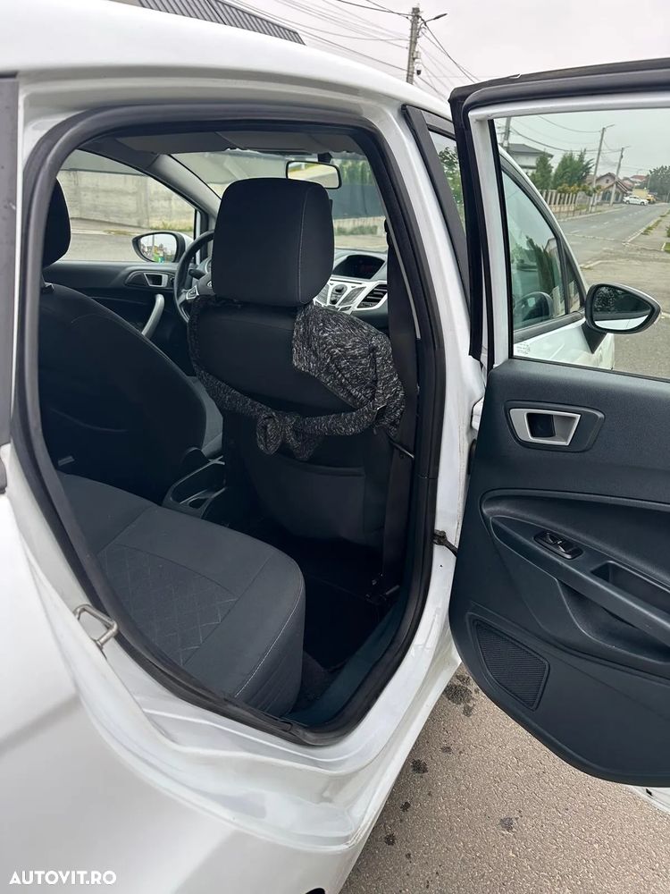 Ford Fiesta 1.4 TDCi Ambiente - 4