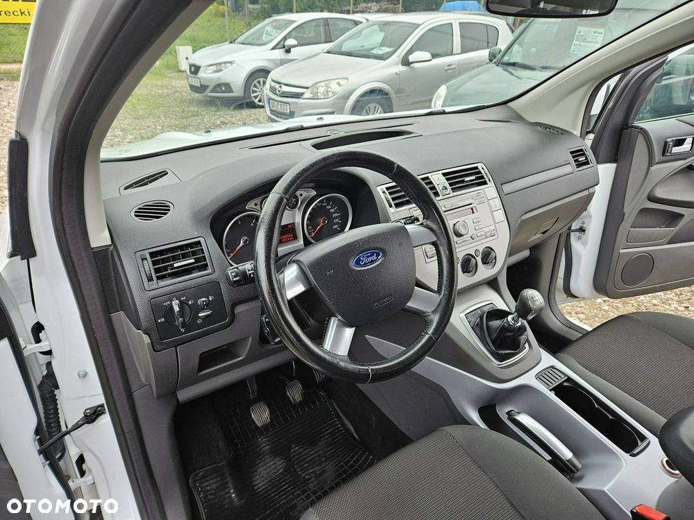 Ford Kuga - 8
