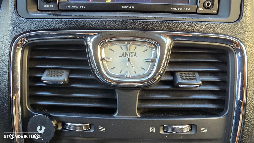 Lancia Voyager 2.8 CRD Platinum - 38