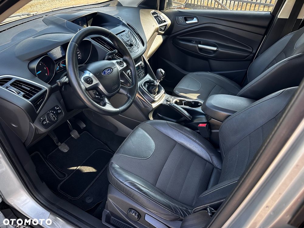 Ford Kuga 2.0 TDCi 4x4 Titanium - 17