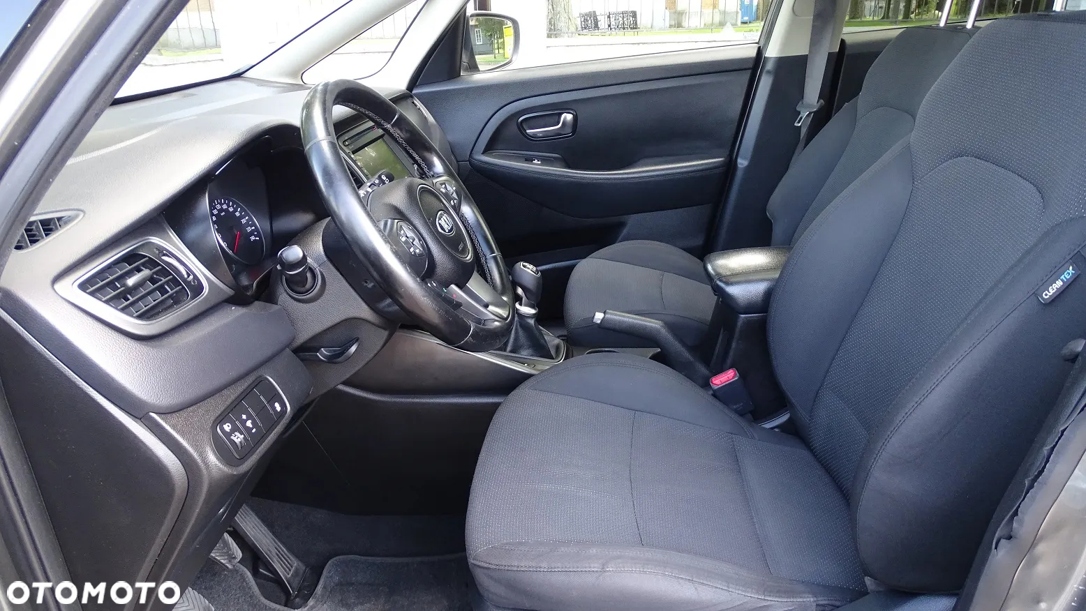 Kia Carens 1.7 CRDi M 7os - 11