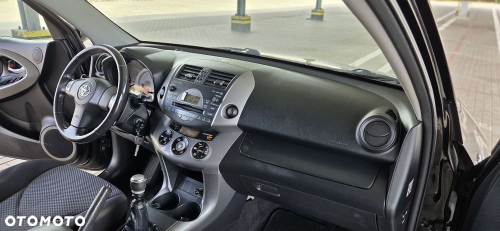 Toyota RAV4 2.2 D-4D 4x4 Sol - 22
