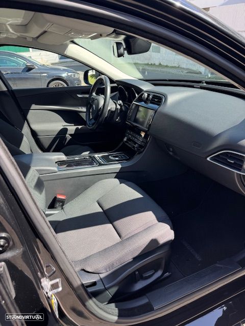 Jaguar XE E-Performance Aut. Prestige - 4