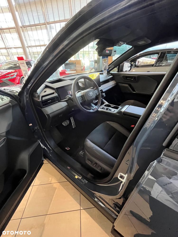 Toyota RAV4 - 8