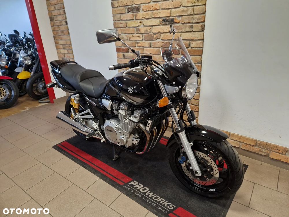 Yamaha XJR - 1