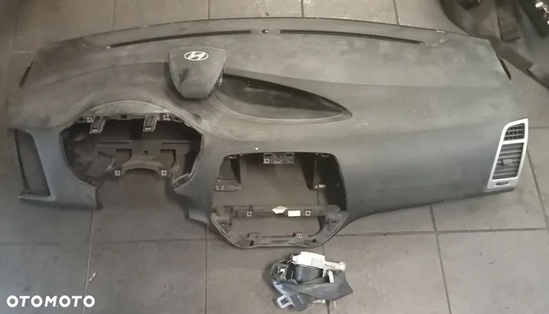 HYUNDAI I20 I 10r DESKA ROZDZIELCZA PODUSZKA - 1