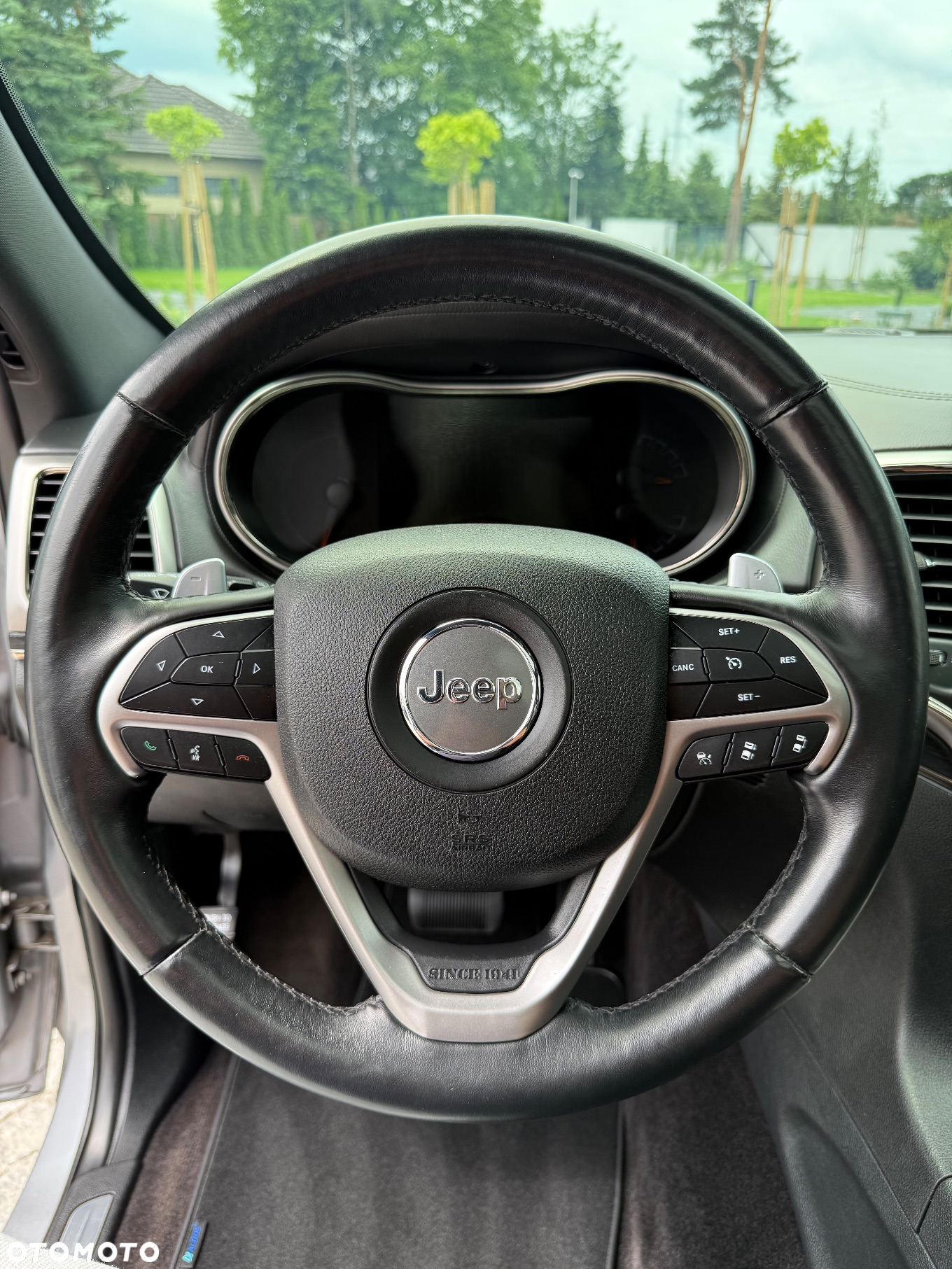 Jeep Grand Cherokee - 19