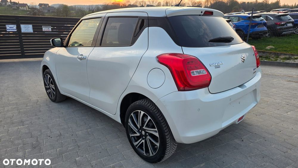 Suzuki Swift 1.2 Dualjet Allgrip Comfort - 4