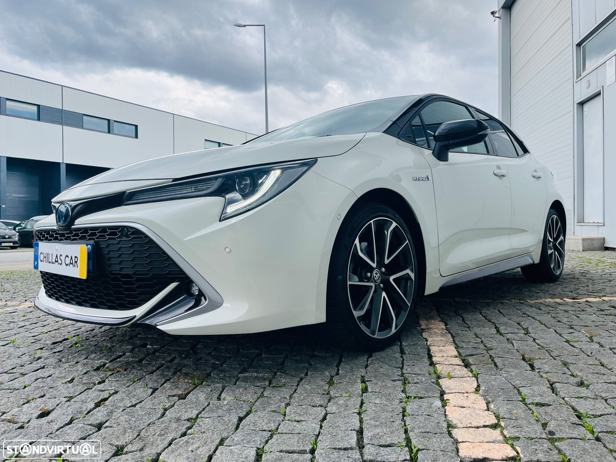 Toyota Corolla 2.0 Hybrid Luxury Black - 3