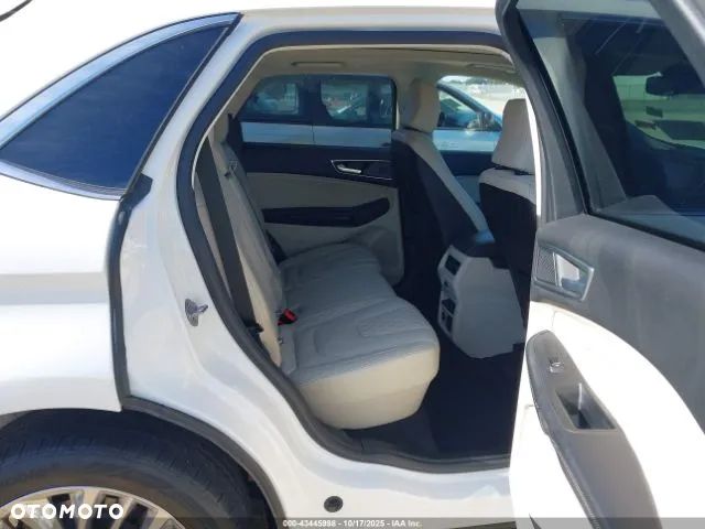 Ford Edge - 10