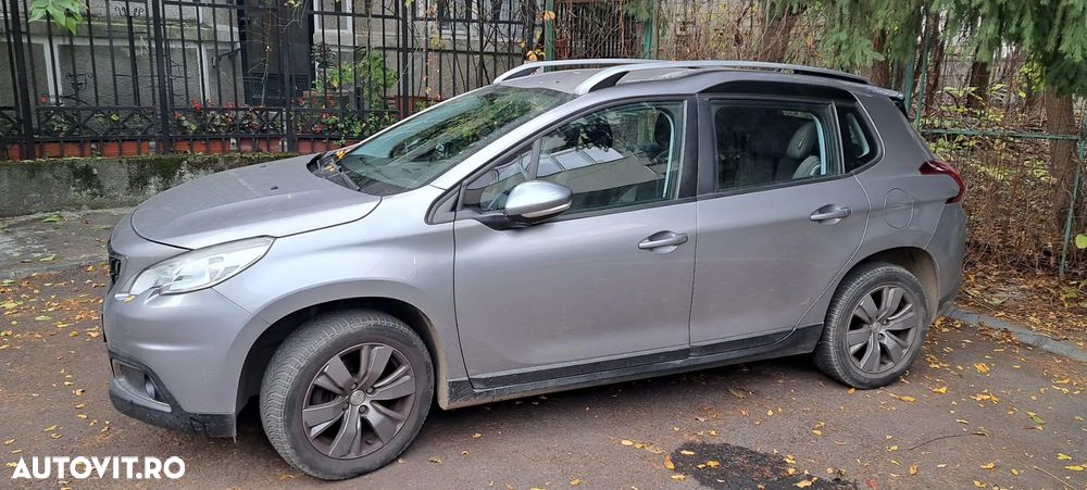 Peugeot 2008 1.2 PureTech Turbo Allure - 4