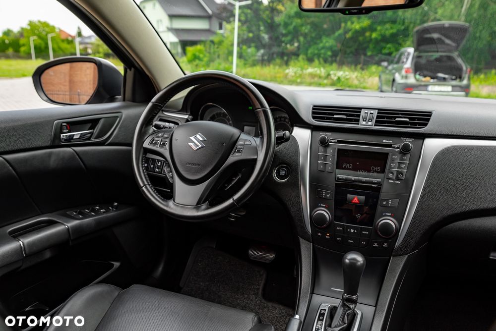 Suzuki Kizashi 2.4 4x4 CVT Sport - 27