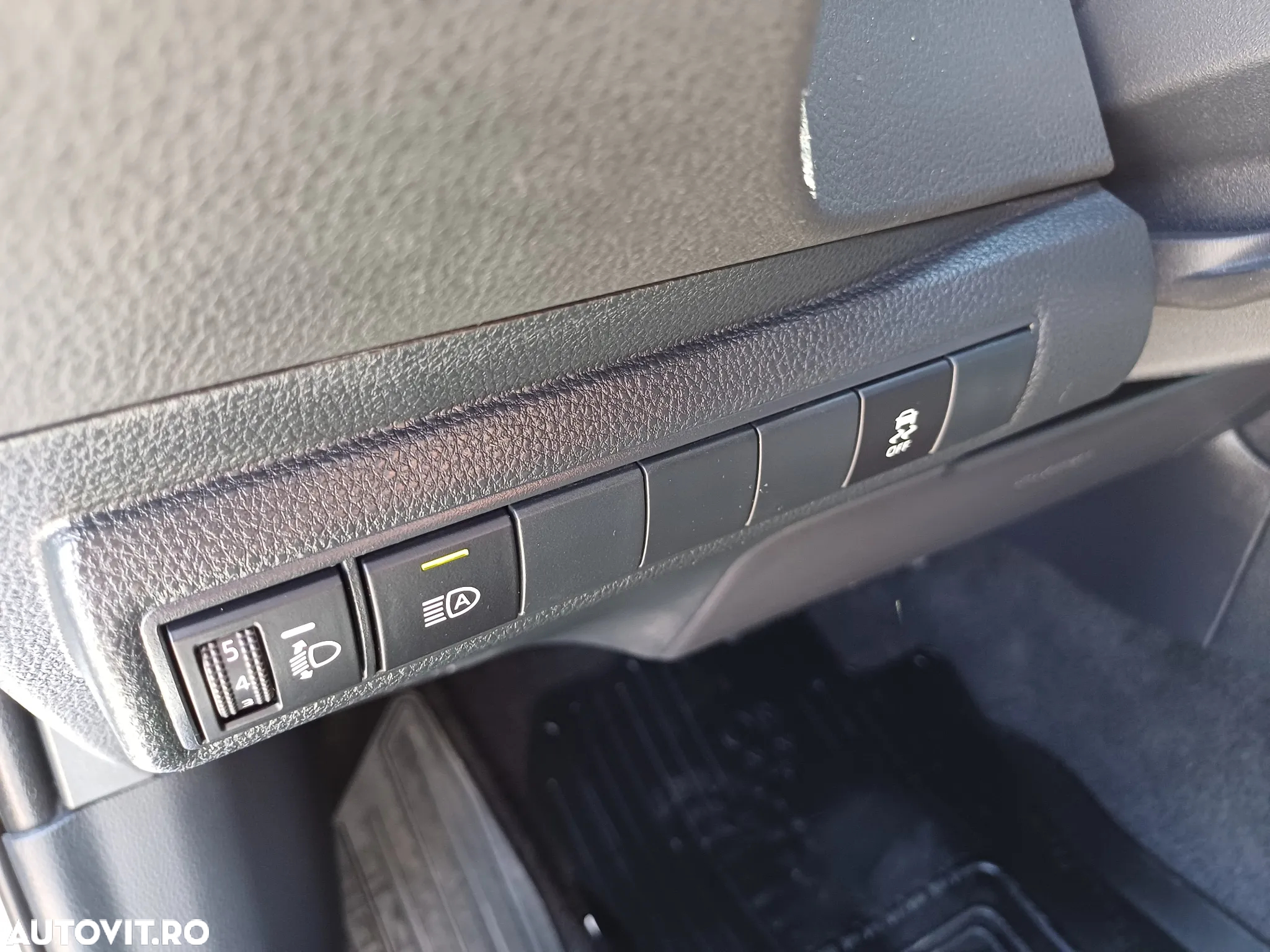 Toyota Corolla 1.8 HSD TS Eco - 14