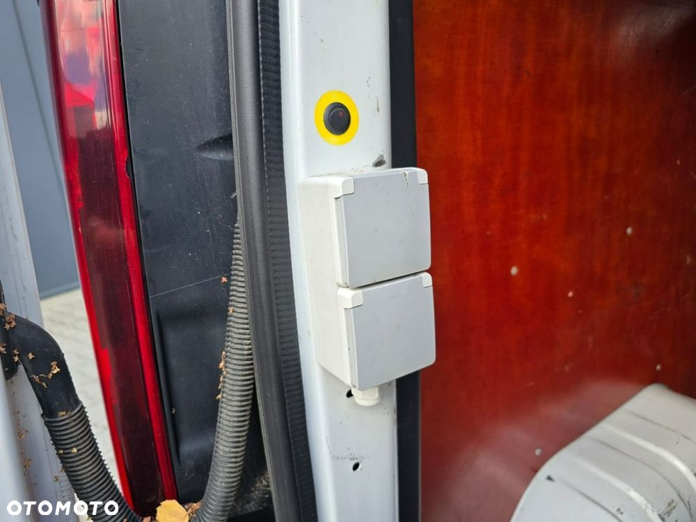 Renault Trafic - 25