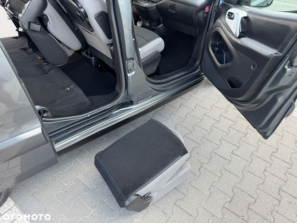 Citroën Berlingo Multispace e-HDi 90 FAP EGS6 Exclusive - 18