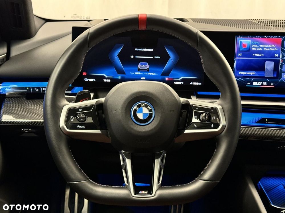 BMW i5 - 32