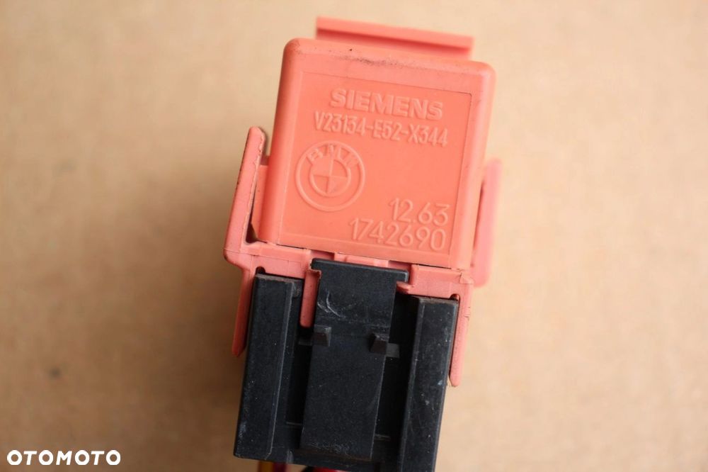 Przekaźnik BMW pomarańczowy 1742690 - 2