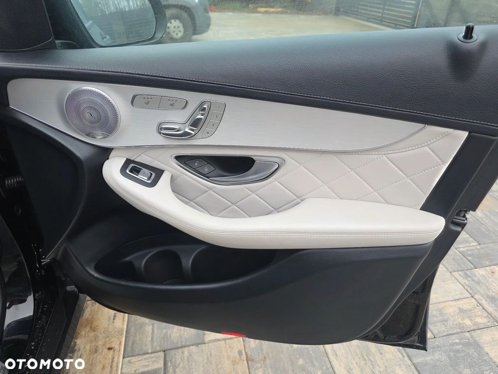 Mercedes-Benz GLC AMG 43 4Matic 9G-TRONIC - 22