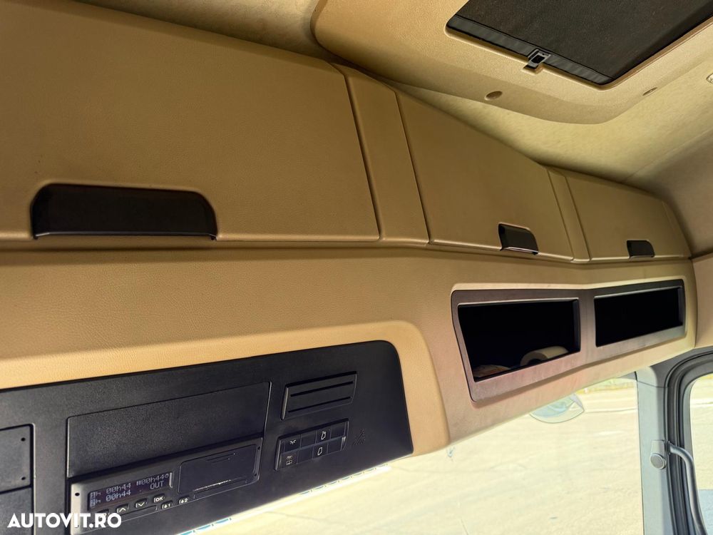 Mercedes-Benz Actros - 11