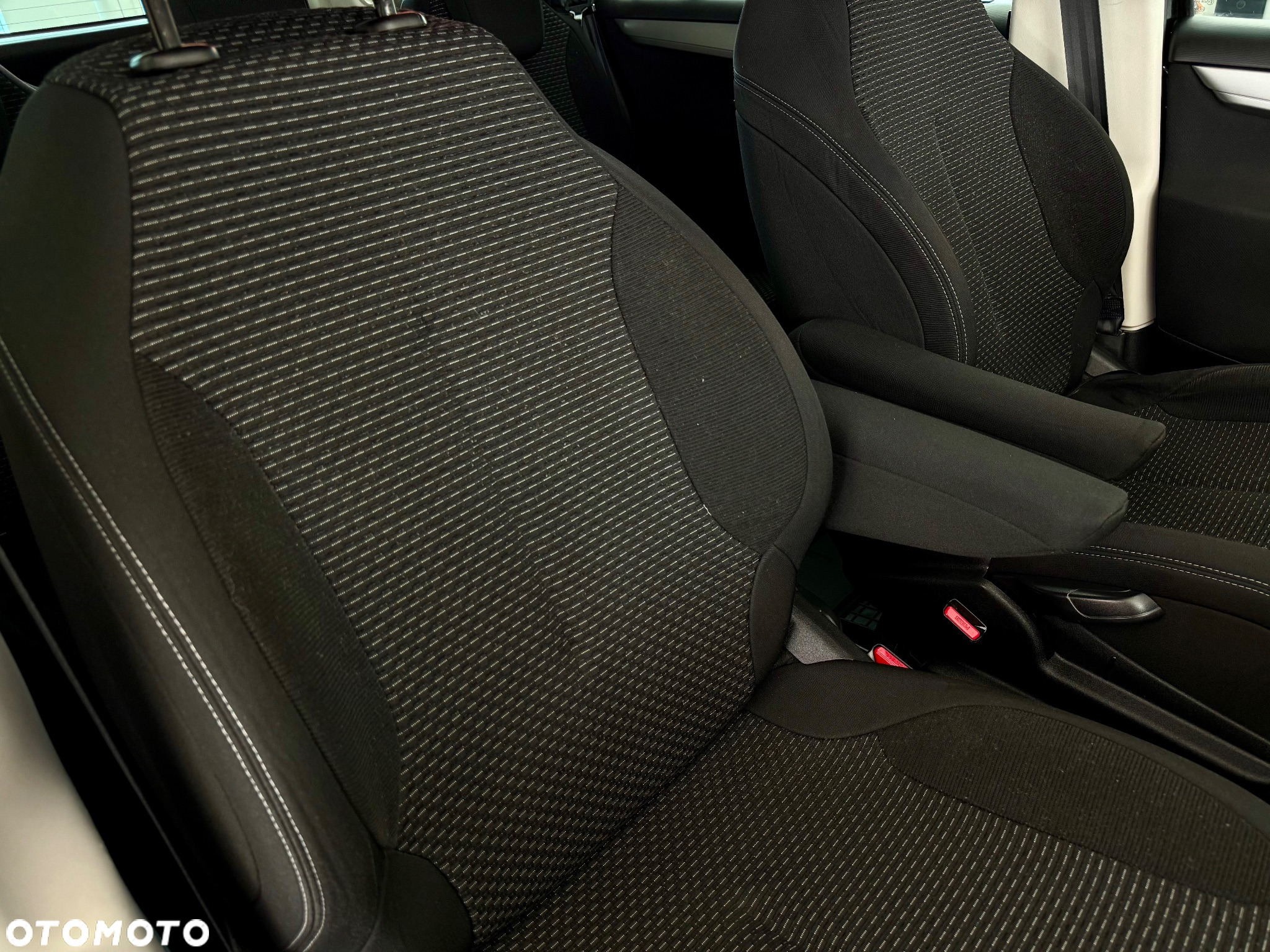 Citroën C4 Grand Picasso 1.6 HDi FAP EGS6 Exclusive - 32