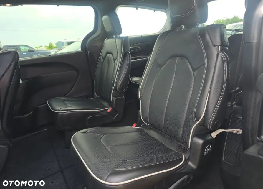 Chrysler Pacifica - 9