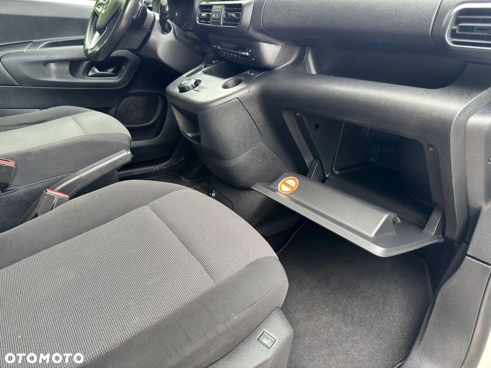 Opel COMBO L1 Automat - 19
