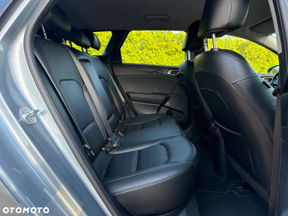 Kia Ceed 1.6 CRDi SCR L Business Line Plus DCT - 17