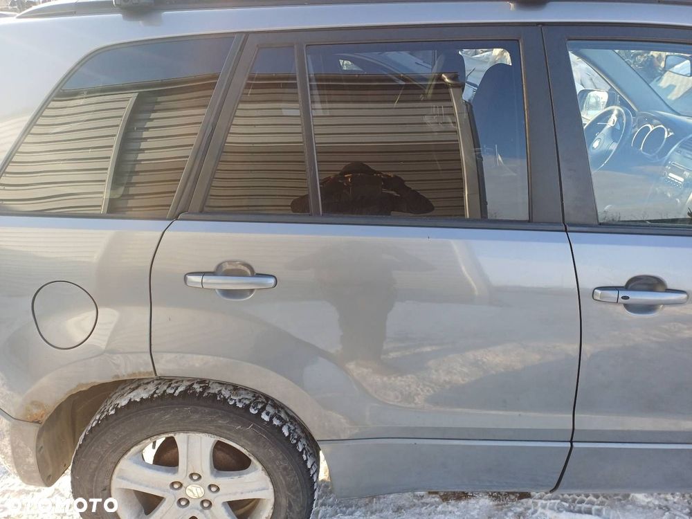 DRZWI KOMPLETNE PRAWY TYŁ SUZUKI GRAND VITARA II ZDL - 1