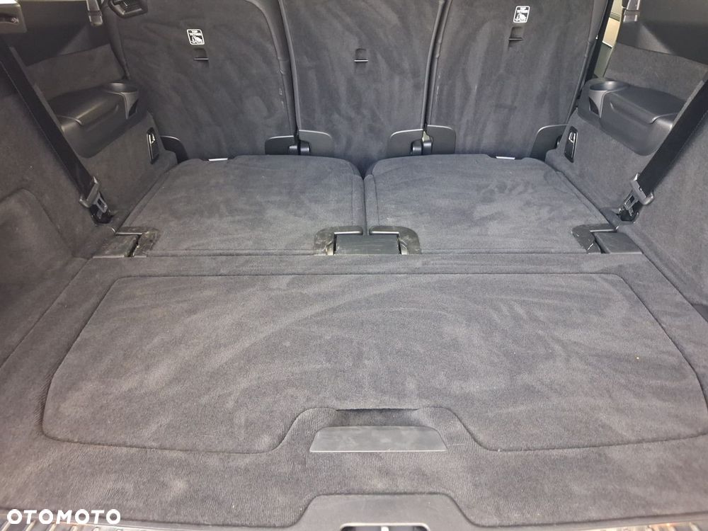 Volvo XC 90 - 25