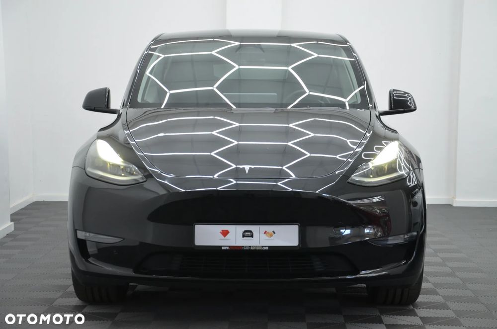 Tesla Model Y Long Range AWD - 3