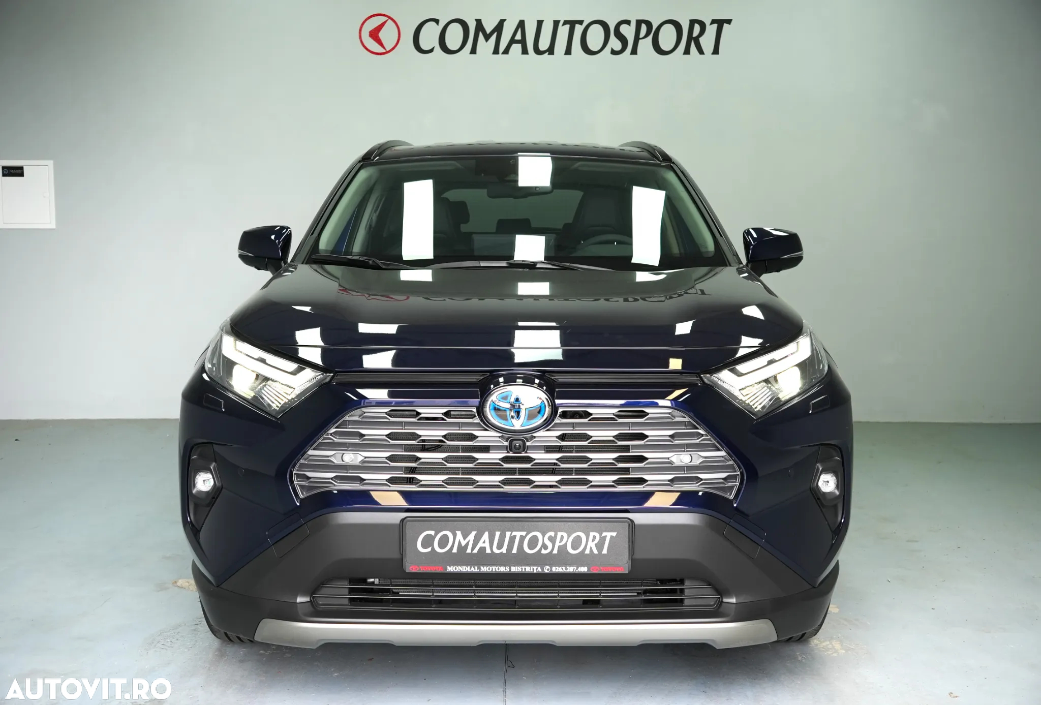 Toyota RAV4 2.5 Hybrid VVT-iE 4x4 Luxury - 2