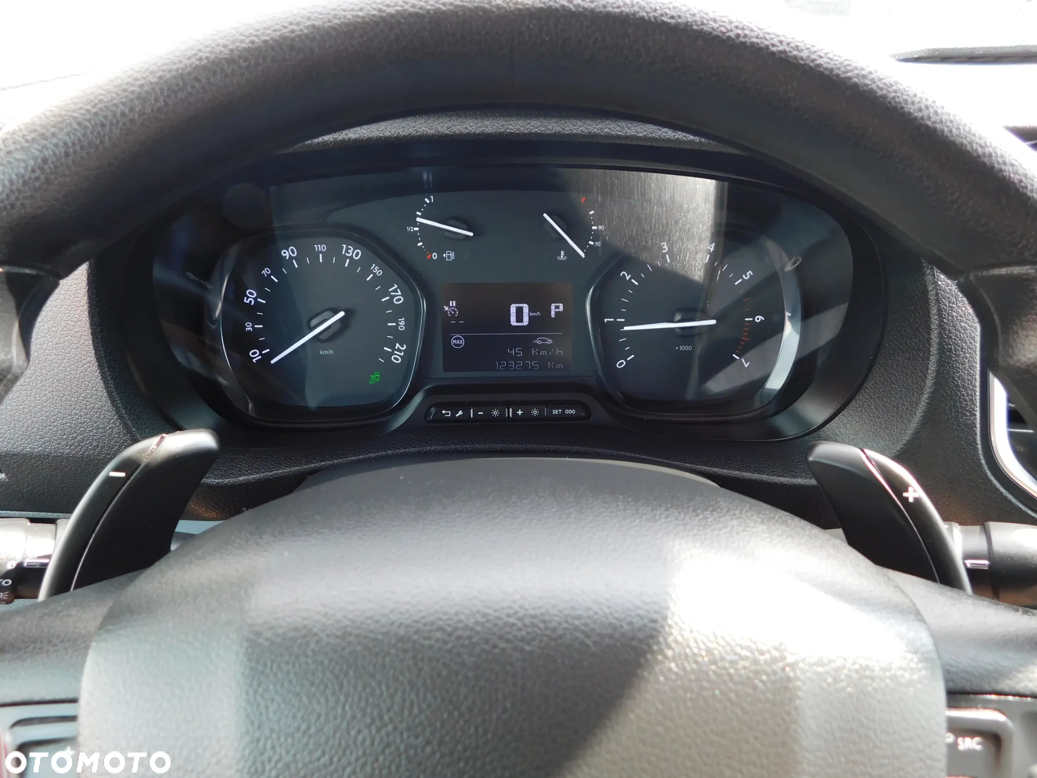 Peugeot EXPERT - 12