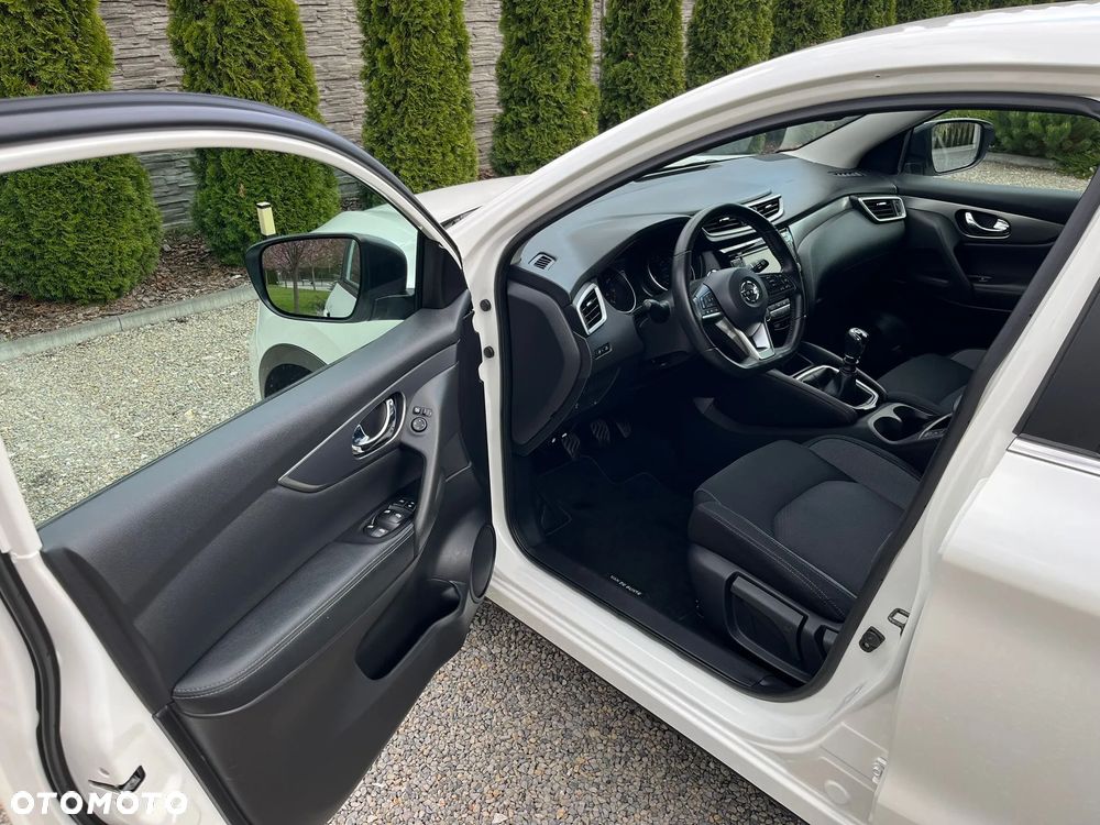 Nissan Qashqai 1.3 DIG-T N-Connecta - 26