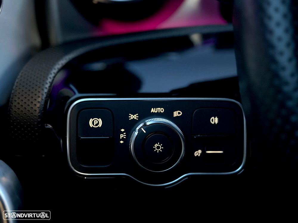 Mercedes-Benz CLA 250 e 8G-DCT AMG Line - 29