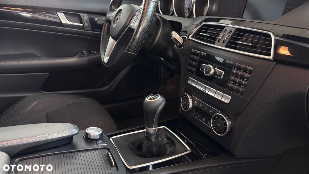 Mercedes-Benz Klasa C 220 CDI BlueEff - 11