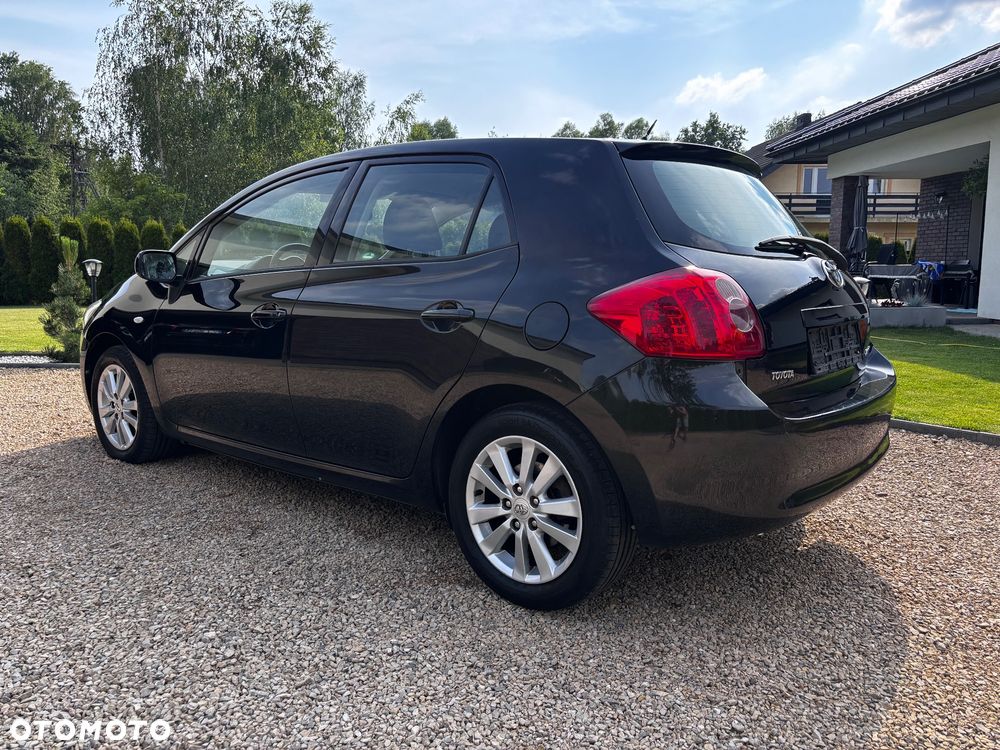 Toyota Auris 1.6 Executive - 6