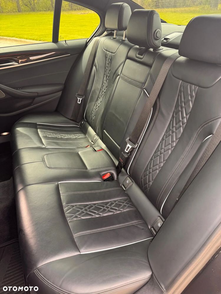 BMW Seria 5 540i xDrive Sport Line - 18