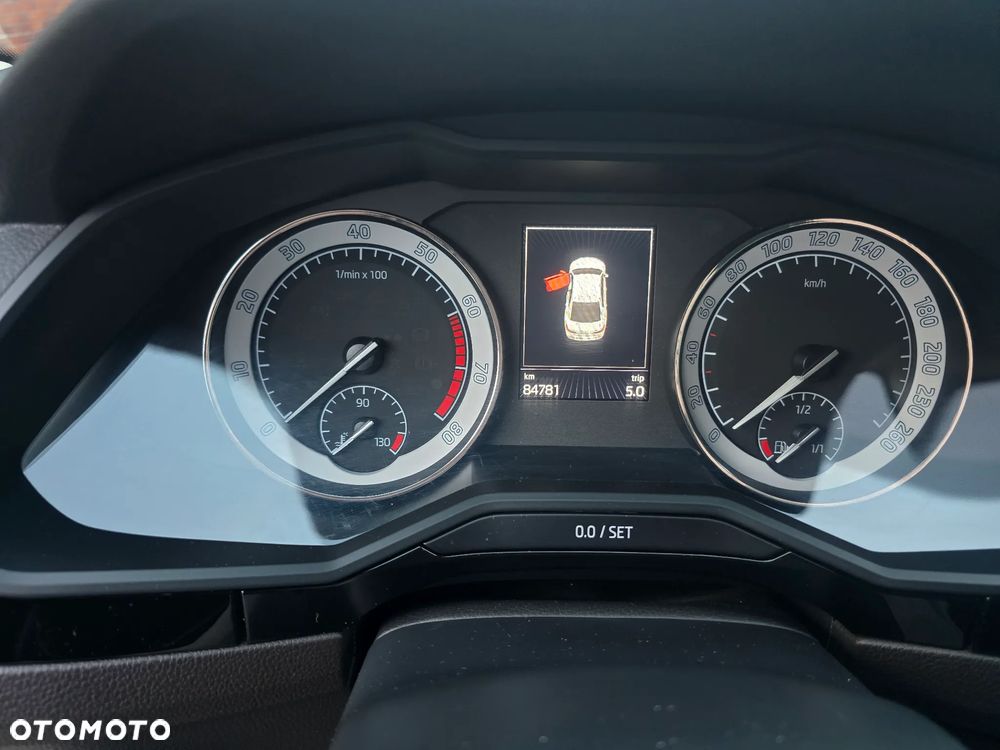 Skoda Superb 1.8 TSI L&K DSG - 9