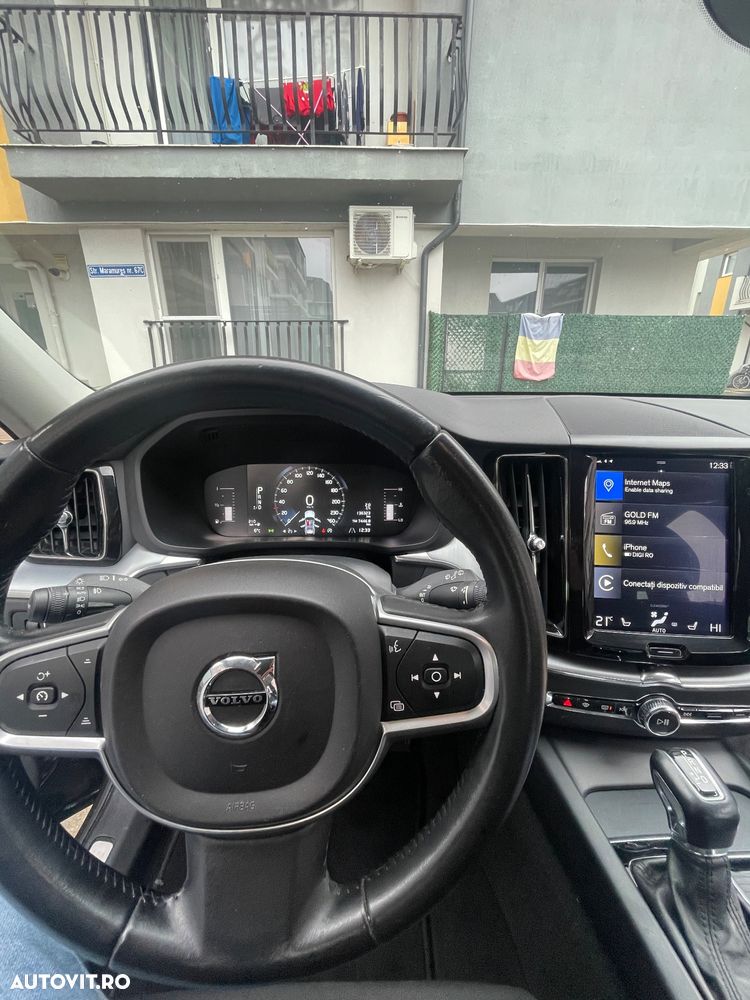 Volvo XC 60 T5 AWD Momentum - 6