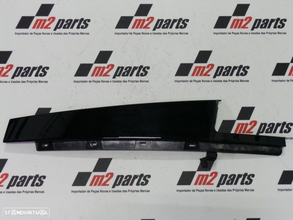 Cobertura Pilar B Direito/Trás Seminovo/ Original BMW X1 51357349676 - 1