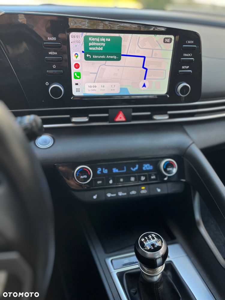 Hyundai Elantra 1.6 Smart - 16