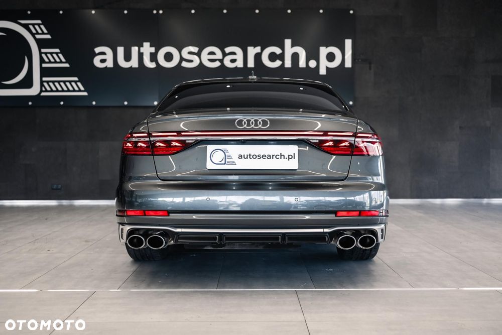 Audi S8 - 6
